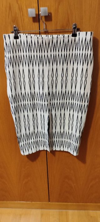 Falda tubo con estampado geométrico