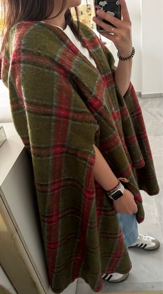 Poncho de Lana Cuadros Verde y Rojo