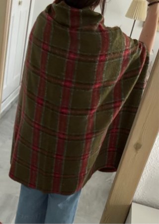 Poncho de Lana Cuadros Verde y Rojo