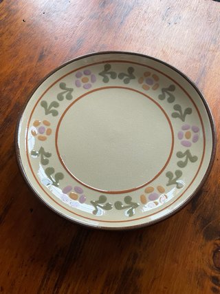 Piatti in ceramica con design floreale