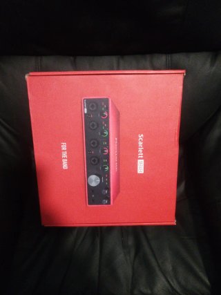 Focusrite Scarlett 18i8 Interfaz Audio Roja 3 gen.