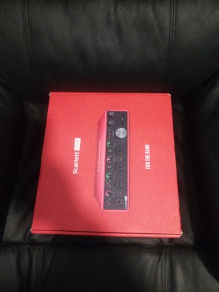 Focusrite Scarlett 18i8 Interfaz Audio Roja 3 gen.