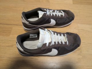 Zapatillas Nike Cortez Marrones y Blancas