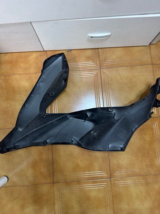 Tapa Lateral Derecha Honda PCX 2021-2024