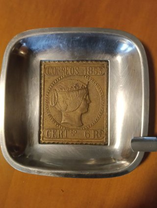 Cenicero Metálico con Sello Correos 1853