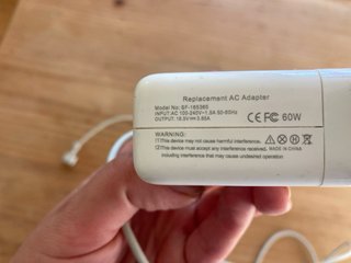 Cargador MacBook (not original Apple)