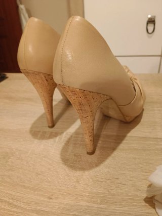 Zapatos tacón Zara beige peep toe