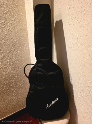 Guitarra Admira Juanita con funda
