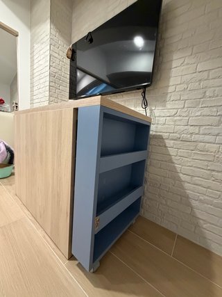 Mesa estudio extensible madera y azul