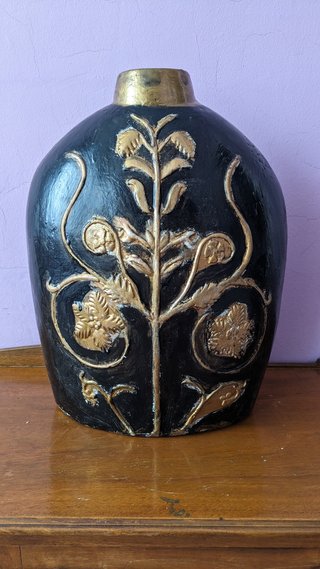 Jarrón de cerámica pintado