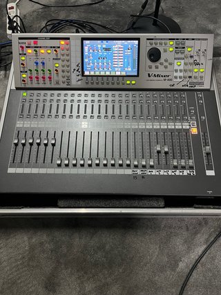 Consola Mezcladora Roland M-400
