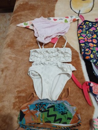 Lote 5 bañadores niña