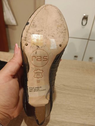 Zapatos de tacón negros Ras