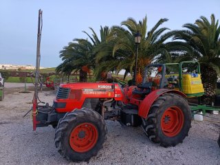 Tractor Kubota M9000