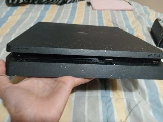 PlayStation 4 Slim Negra