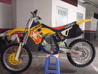Suzuki RM 125 Motocross