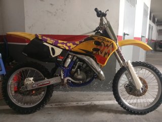 Suzuki RM 125 Motocross