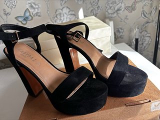 Zapatos de tacón Marypaz negros talla 38