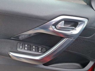 Peugeot 2008 PureTech 110 S&S Allure EAT6 81 kW (110 CV)