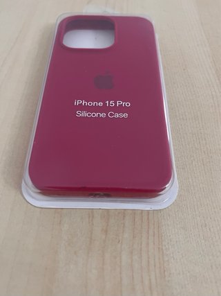 Funda iPhone 15 Rosa Roja