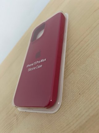 Funda iPhone 15 Rosa Roja