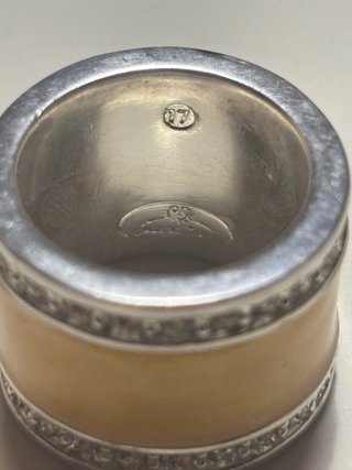 Anello fascia zirconi