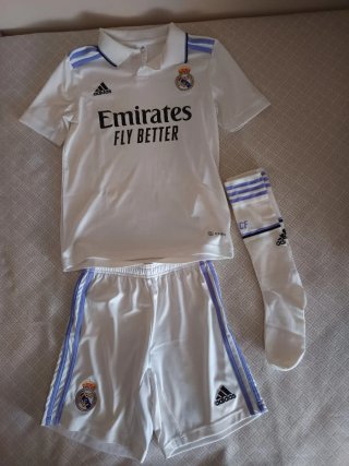 Equipación Real Madrid Talla 9-10 Oficial