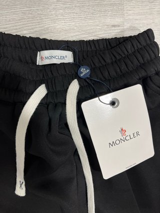 Shorts neri di Moncler