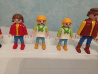 Playmobil niñas con gorro y pajarita HH
