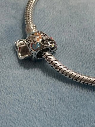 Charm Disney Coco Calavera y Dante