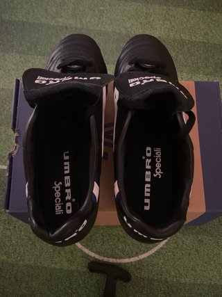 Umbro Speciali SG 2001 Botas Fútbol Talla 39.5