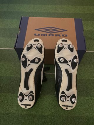 Umbro Speciali SG 2001 Botas Fútbol Talla 39.5