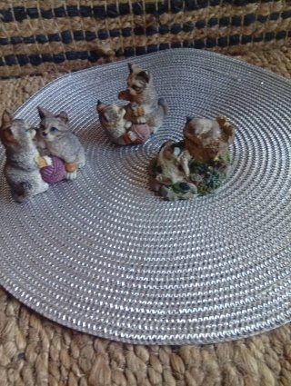 Lote de figuras de gatitos