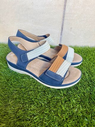 Sandalias de mujer velcro rafia cuña