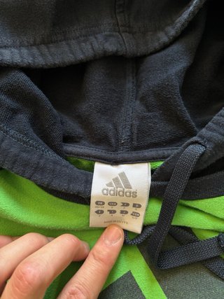 Felpa Adidas con cappuccio verde e nero