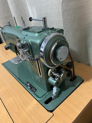 Máquina de coser Refrey 427
