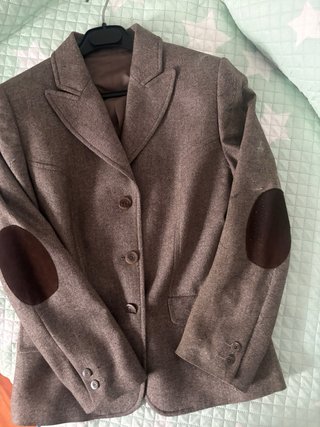 Chaqueta espiga marrón con coderas