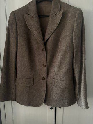 Chaqueta espiga marrón con coderas
