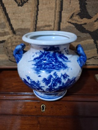 Jarrón de porcelana azul y blanco