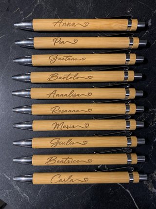 Penne in bambù incise a laser con font elegante