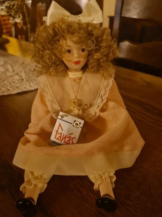 Antigua muñeca de porcelana de Fanas Artesanos.
