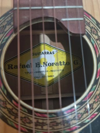 Guitarra Acústica Clásica