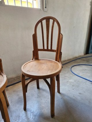 Sillas de madera antiguas estilo Thonet