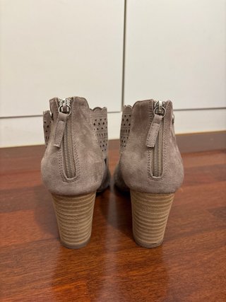 Sandalias botín tacón Xti beige