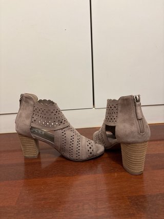 Sandalias botín tacón Xti beige