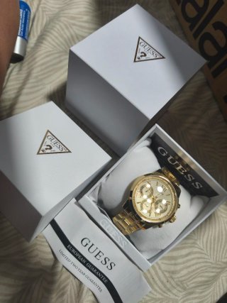 Reloj Guess Dorado Nuevo