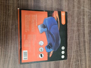 Cargador Coche USB Azul conectado al mechero