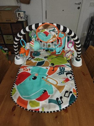 Gimnasio Bebé Fisher Price Piano Pataditas