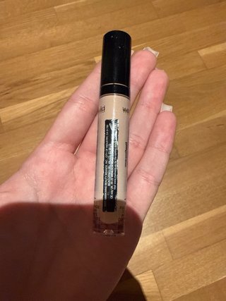 Wet n Wild Incognito Corrector en tono “Light Beig