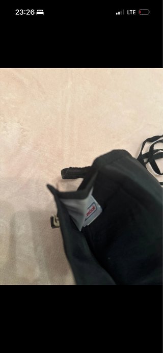 Bolso bandolera Reebok gris y negro